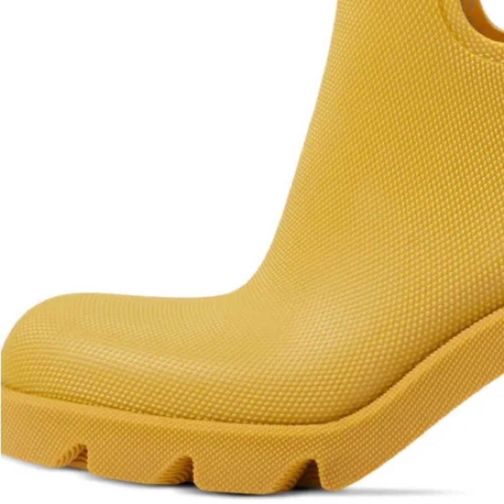 34. Burberry Marsh Ankle Rubber Boots - Picture 4 of 16